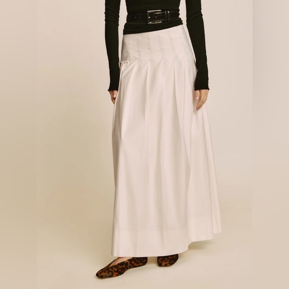 NEW Reformation Zinnia Low Waist Skirt in White | size 2 - Picture 2 of 13